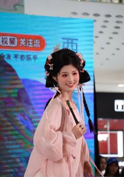 推荐艺人