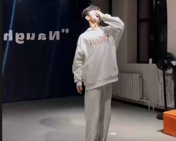艺人背景图