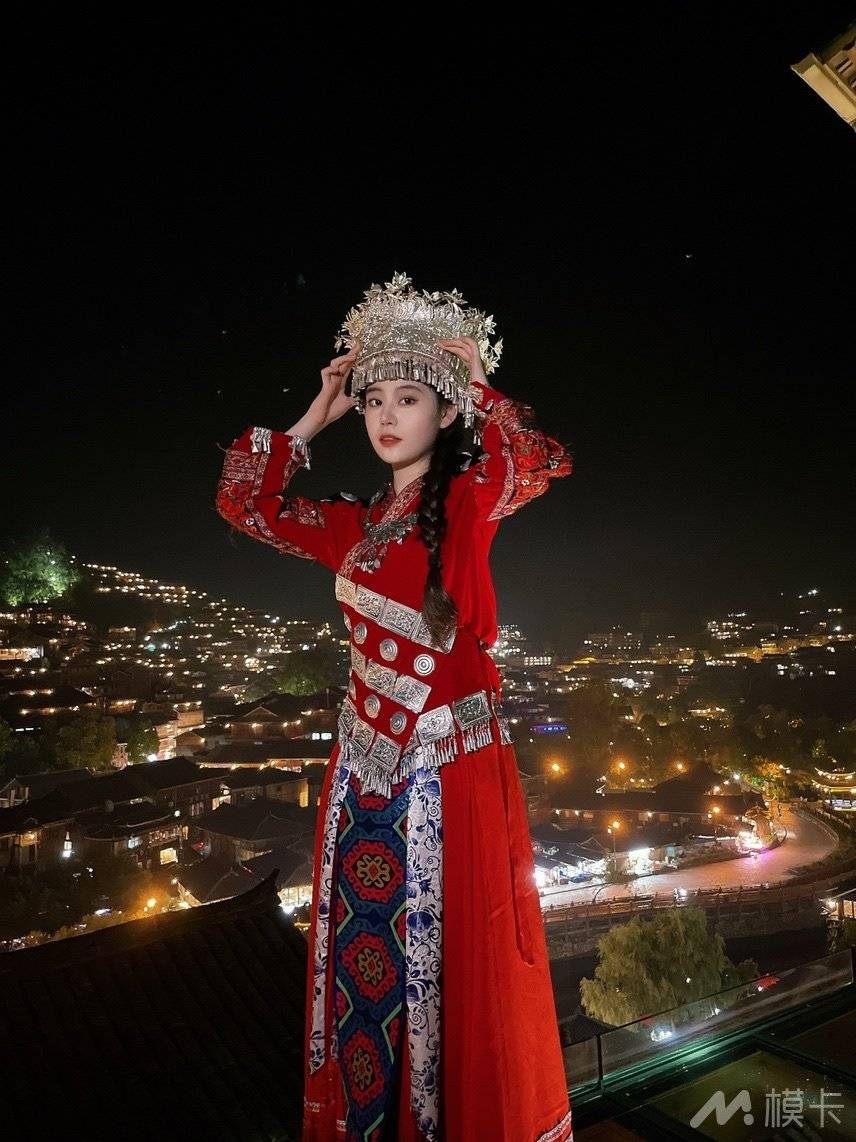 少数民族 苗装_作品详情