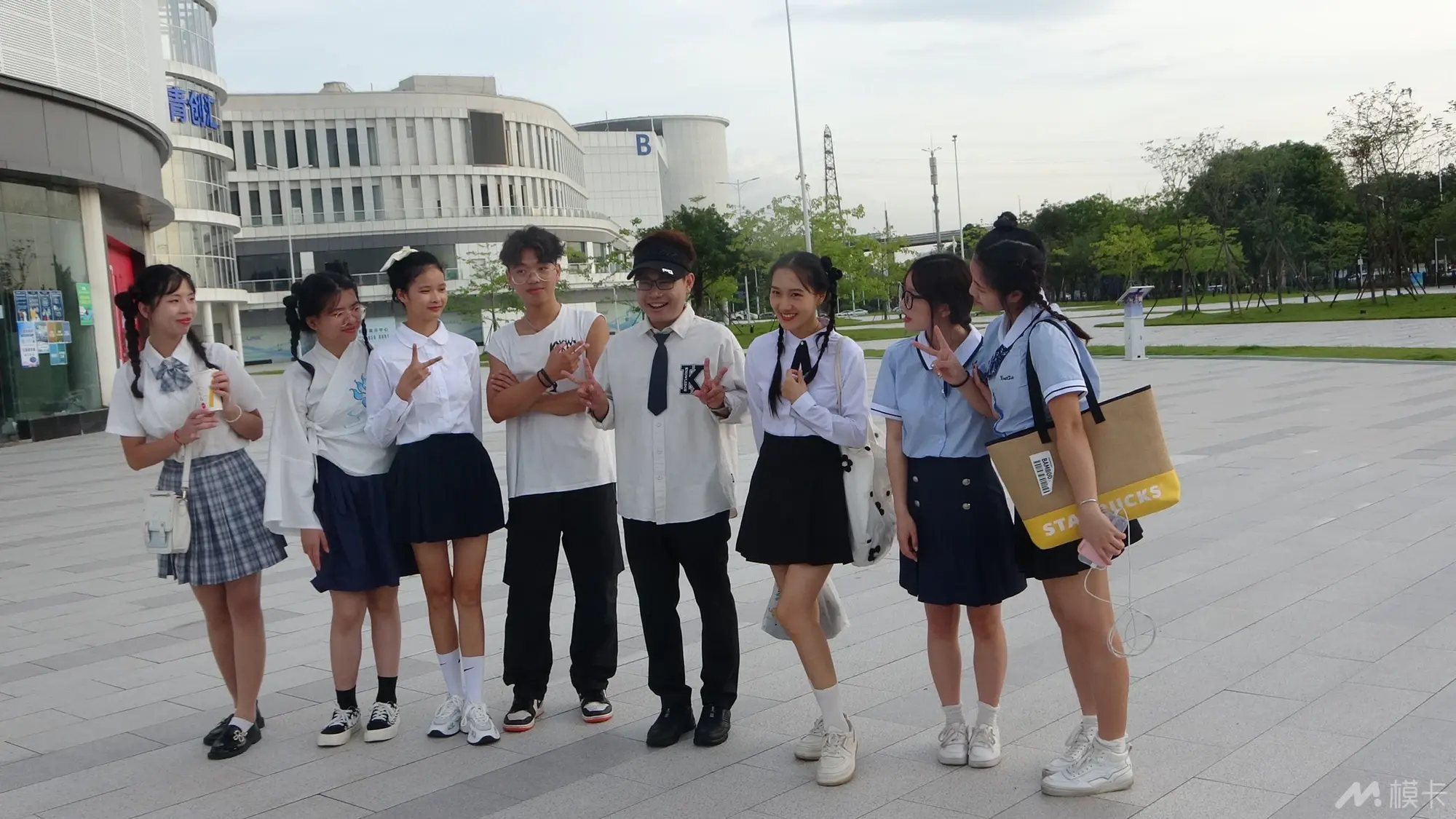 通告图片