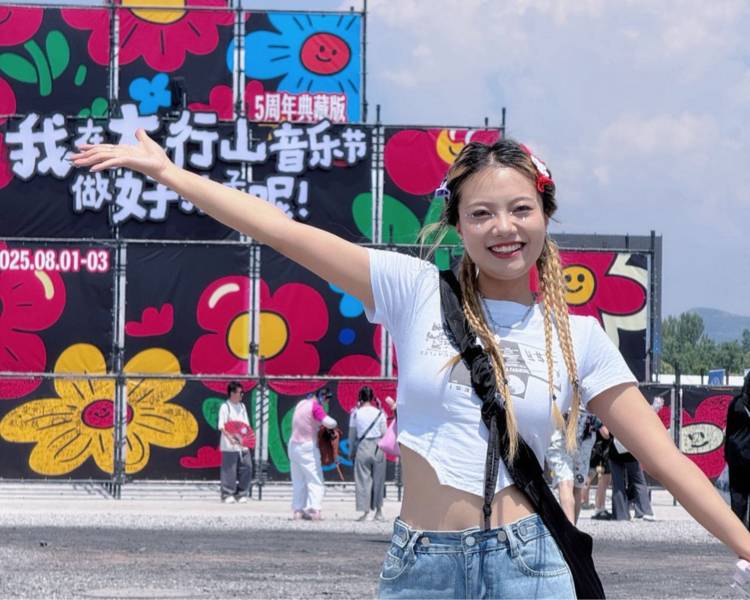 艺人背景图