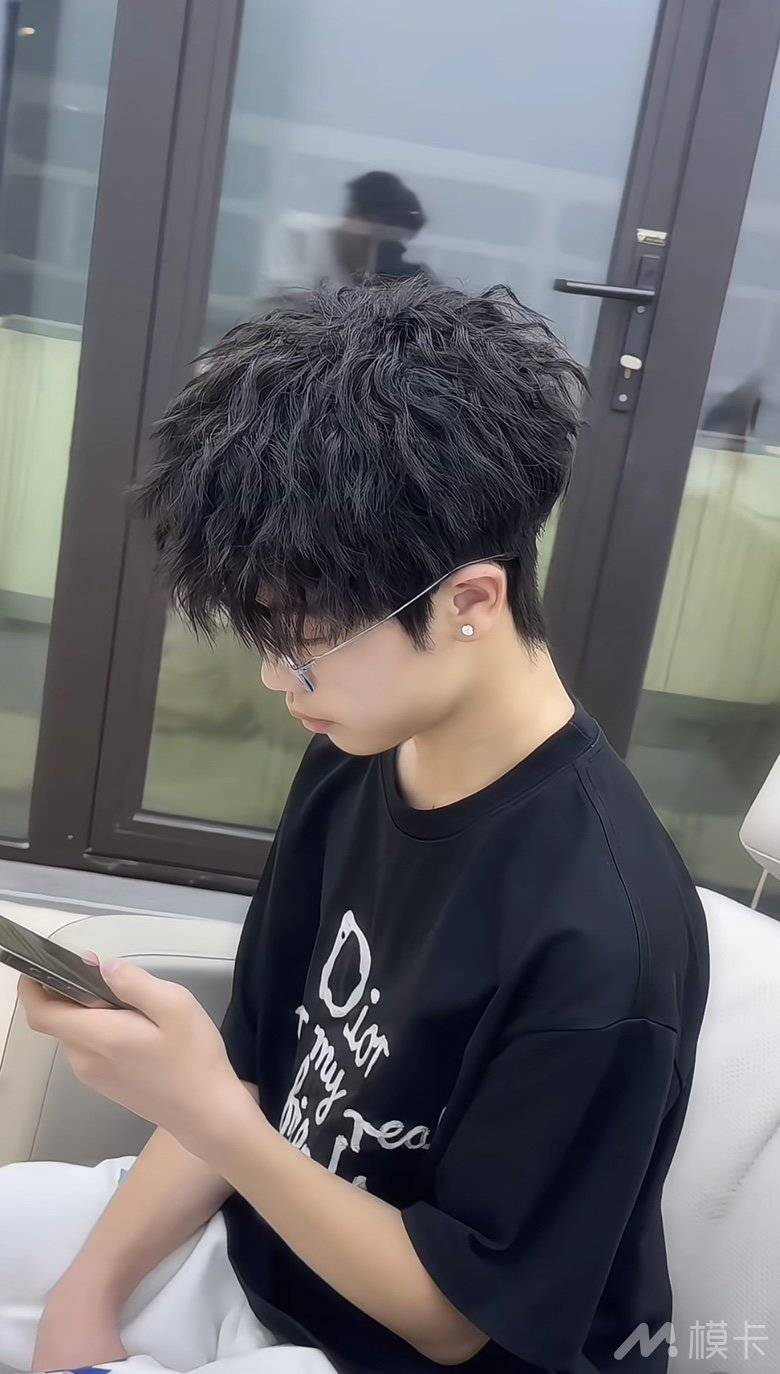 通告图片