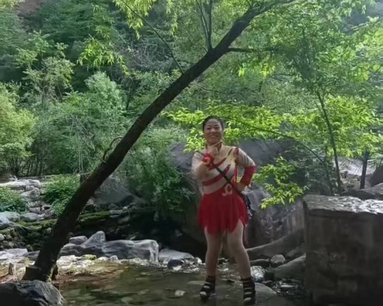 艺人背景图