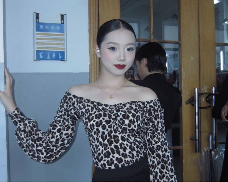 艺人背景图