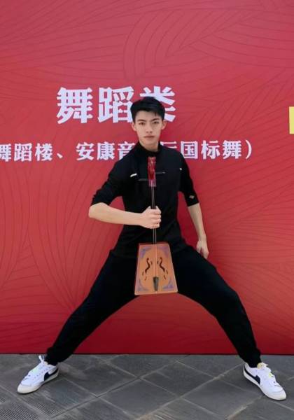 推荐艺人