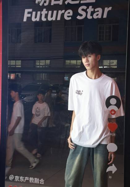 推荐艺人