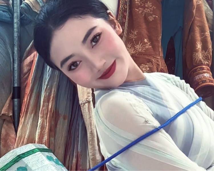 艺人背景图