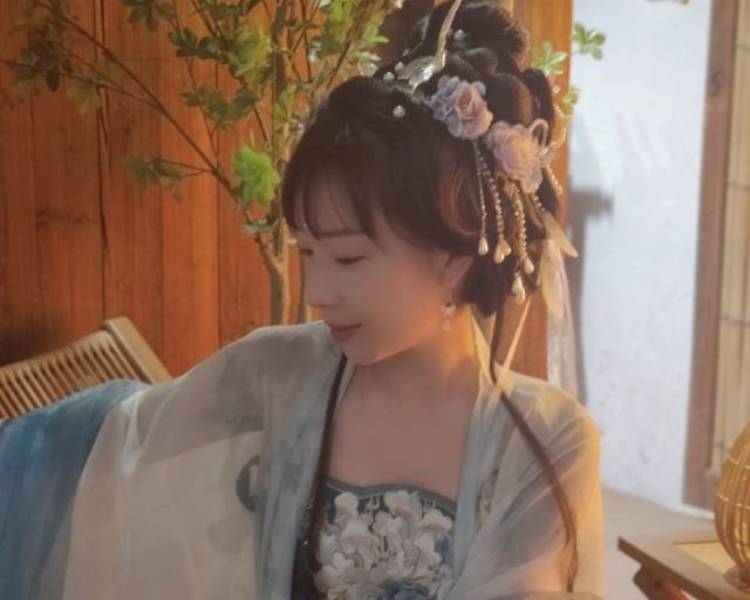 艺人背景图