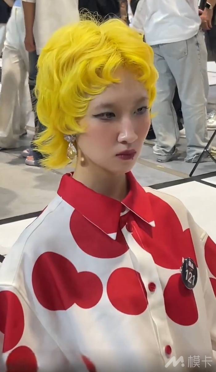通告图片