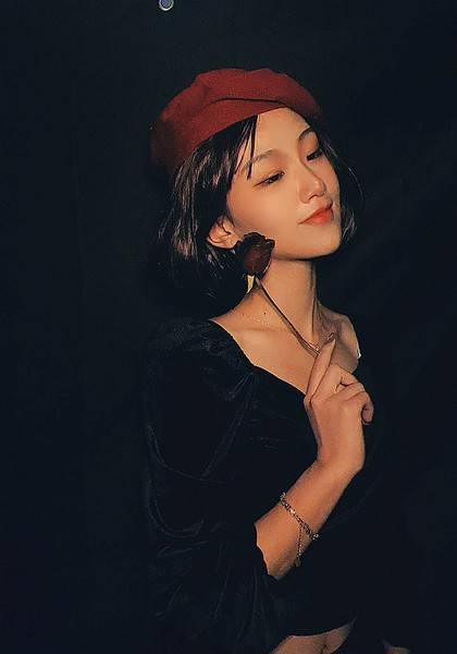 程妮的模卡主页