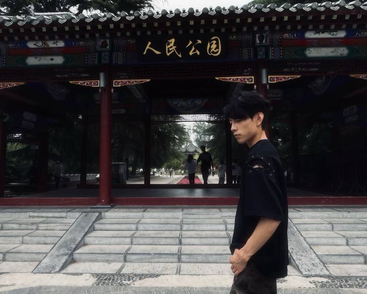 艺人背景图