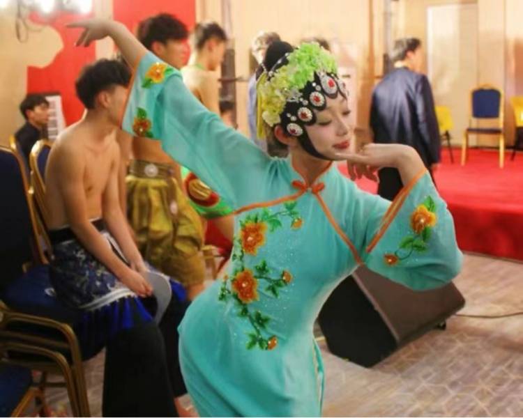 艺人背景图