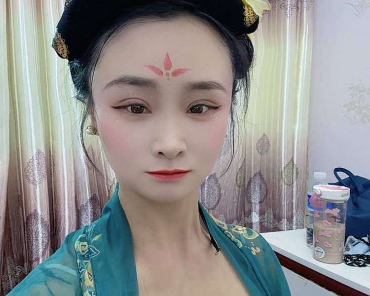 艺人背景图