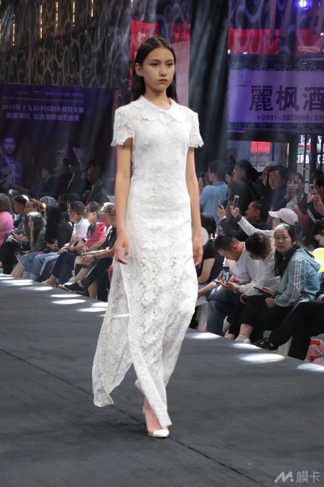 通告图片