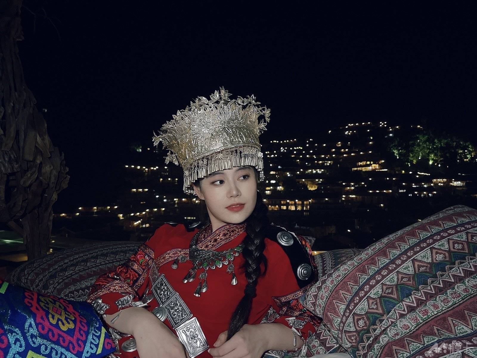 少数民族 苗装_作品详情