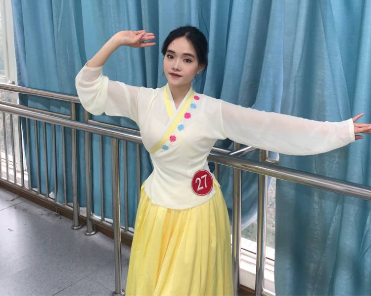 艺人背景图