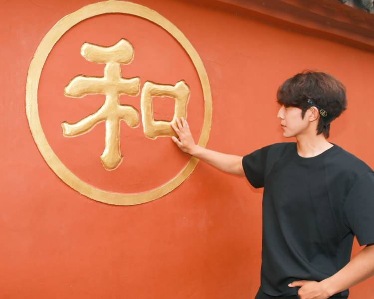 艺人背景图