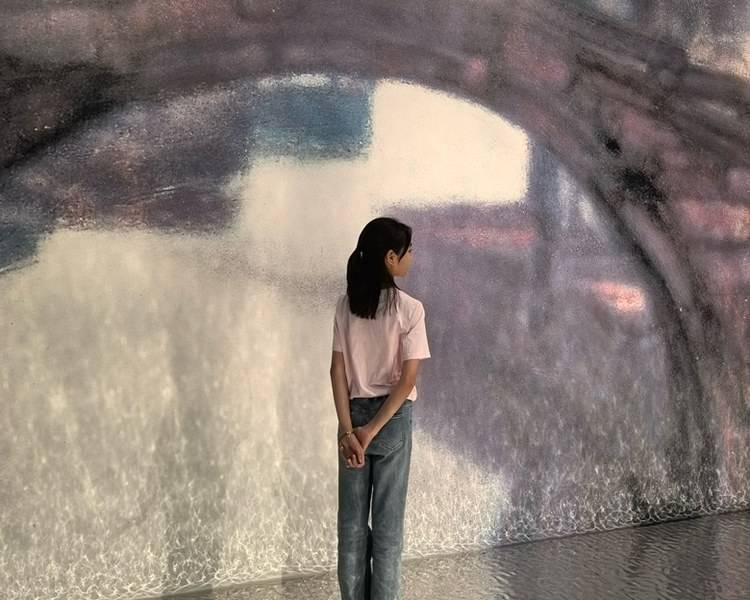 艺人背景图
