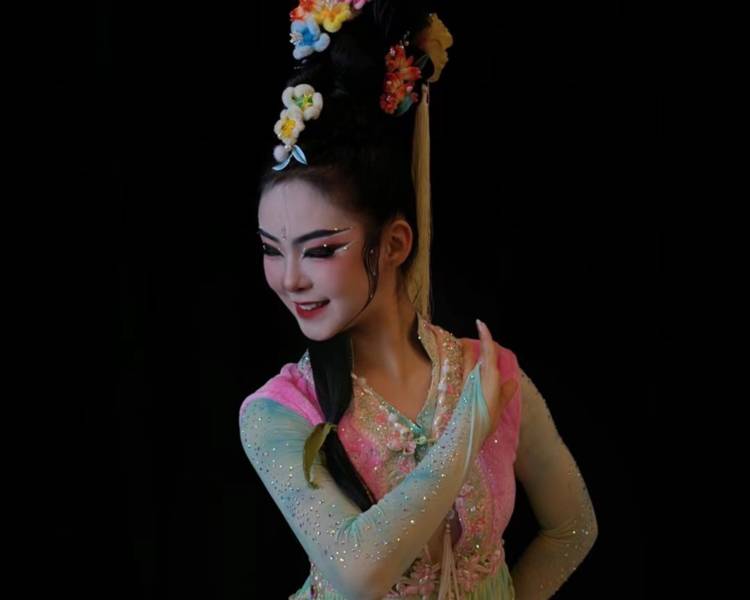 艺人背景图
