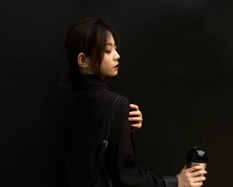 艺人背景图