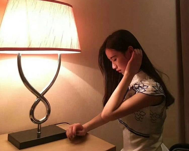 艺人背景图