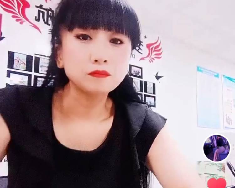 艺人背景图