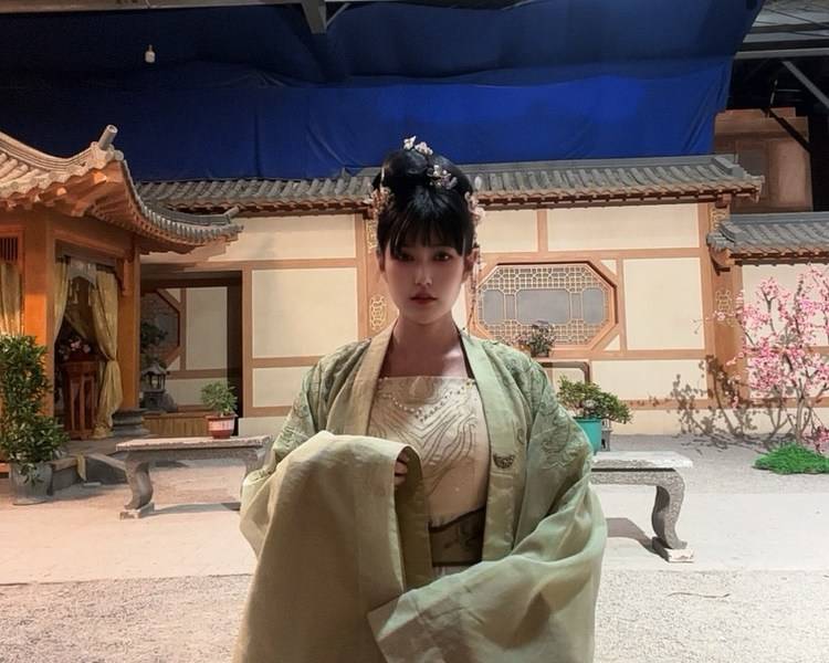 艺人背景图
