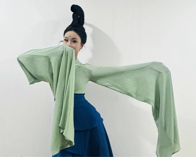 艺人背景图