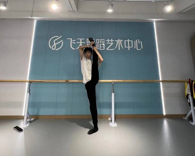 艺人背景图