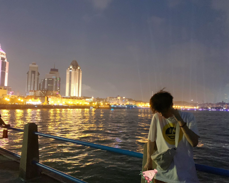 艺人背景图