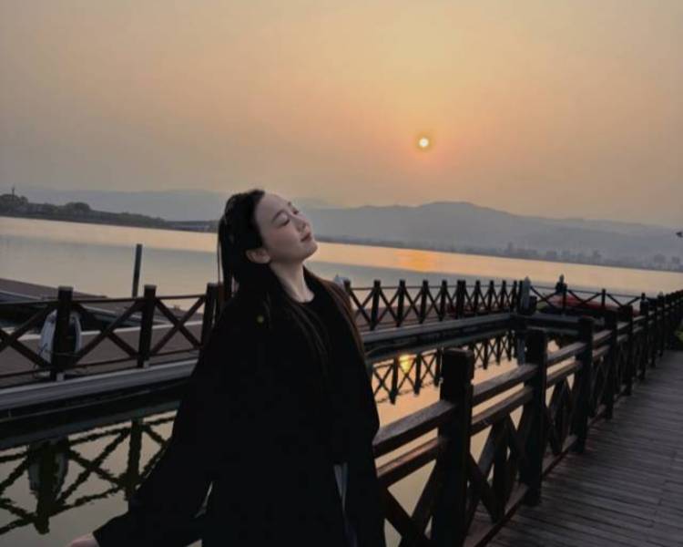 艺人背景图
