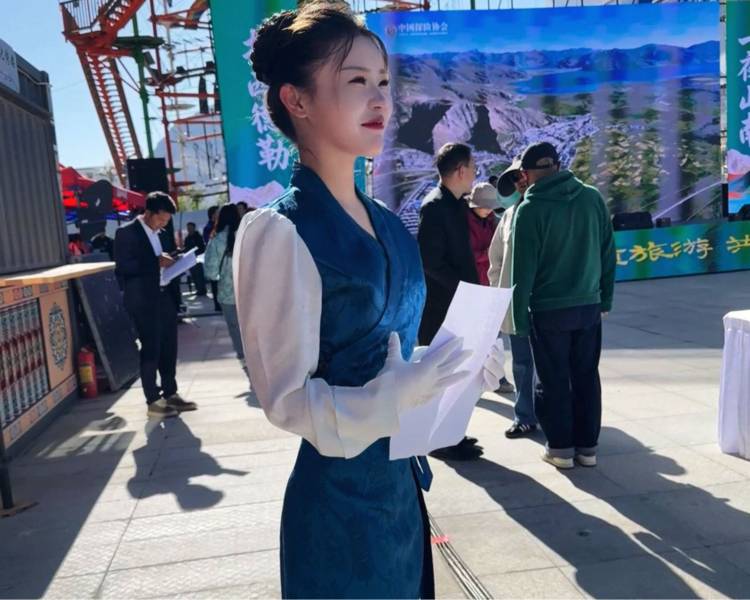 艺人背景图