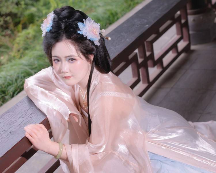 艺人背景图