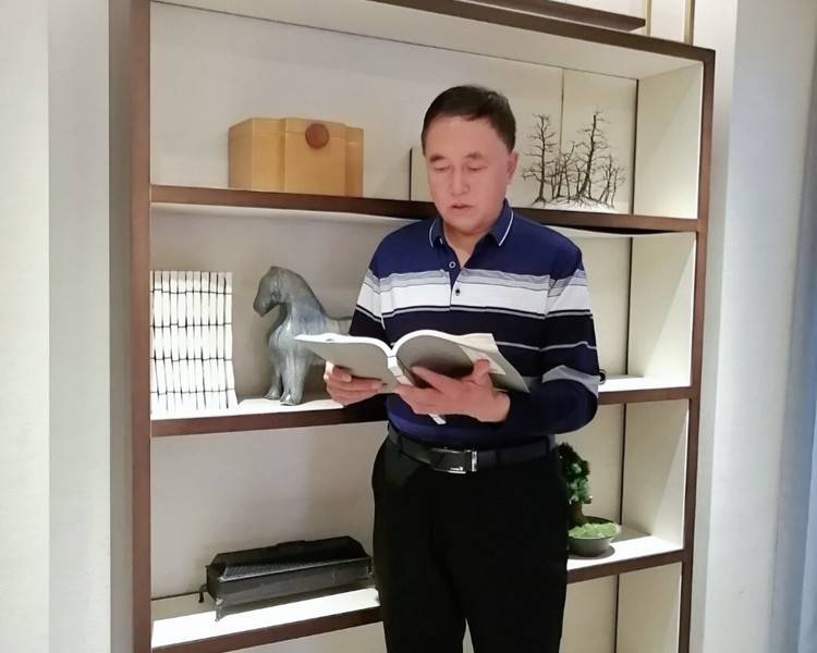 艺人背景图