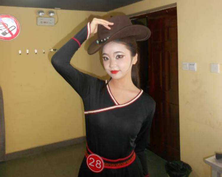 艺人背景图