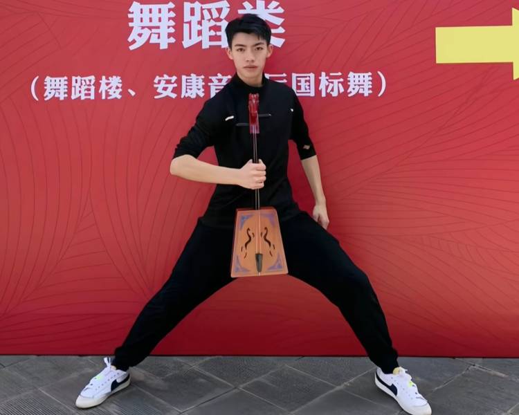艺人背景图