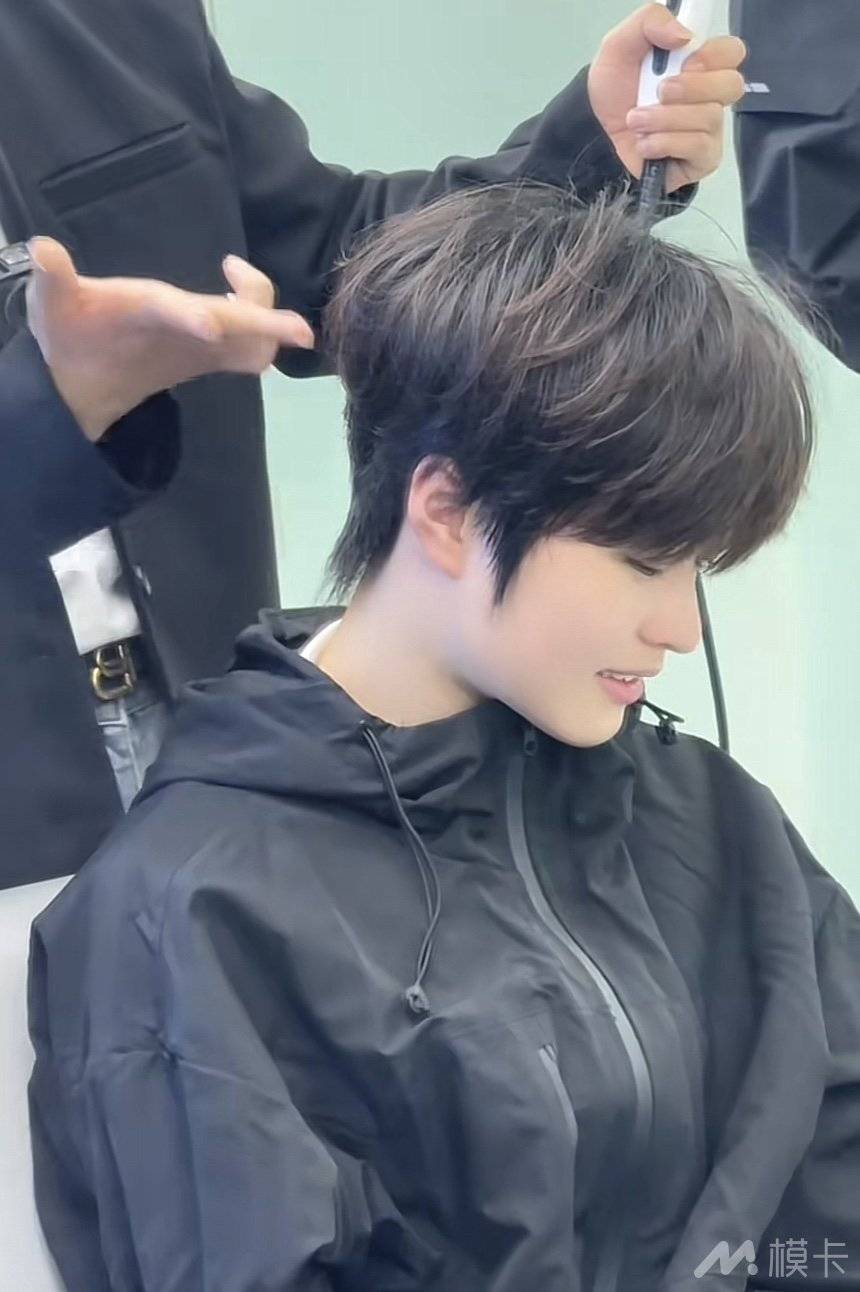 通告图片