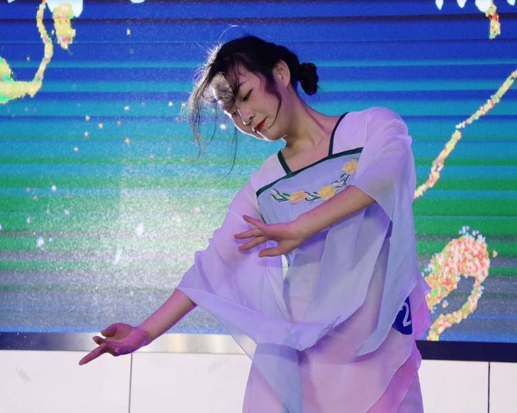 艺人背景图