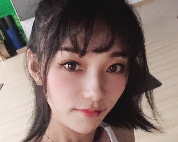 艺人背景图