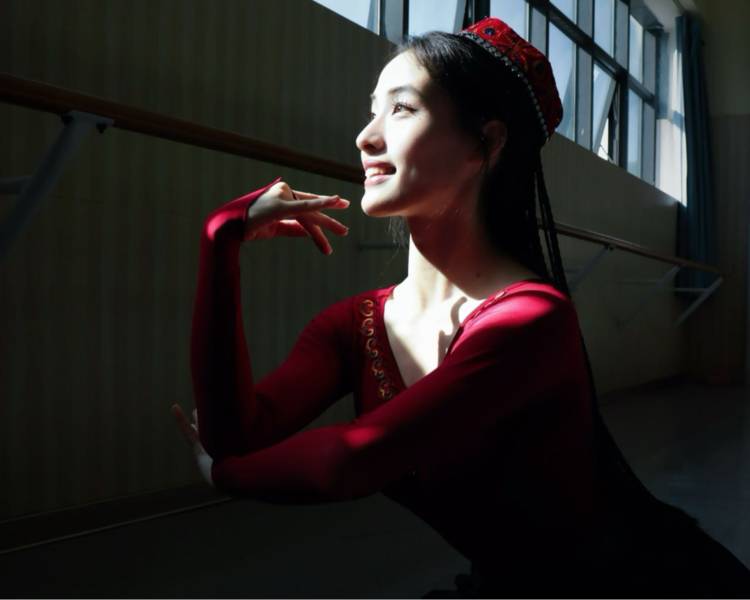 艺人背景图