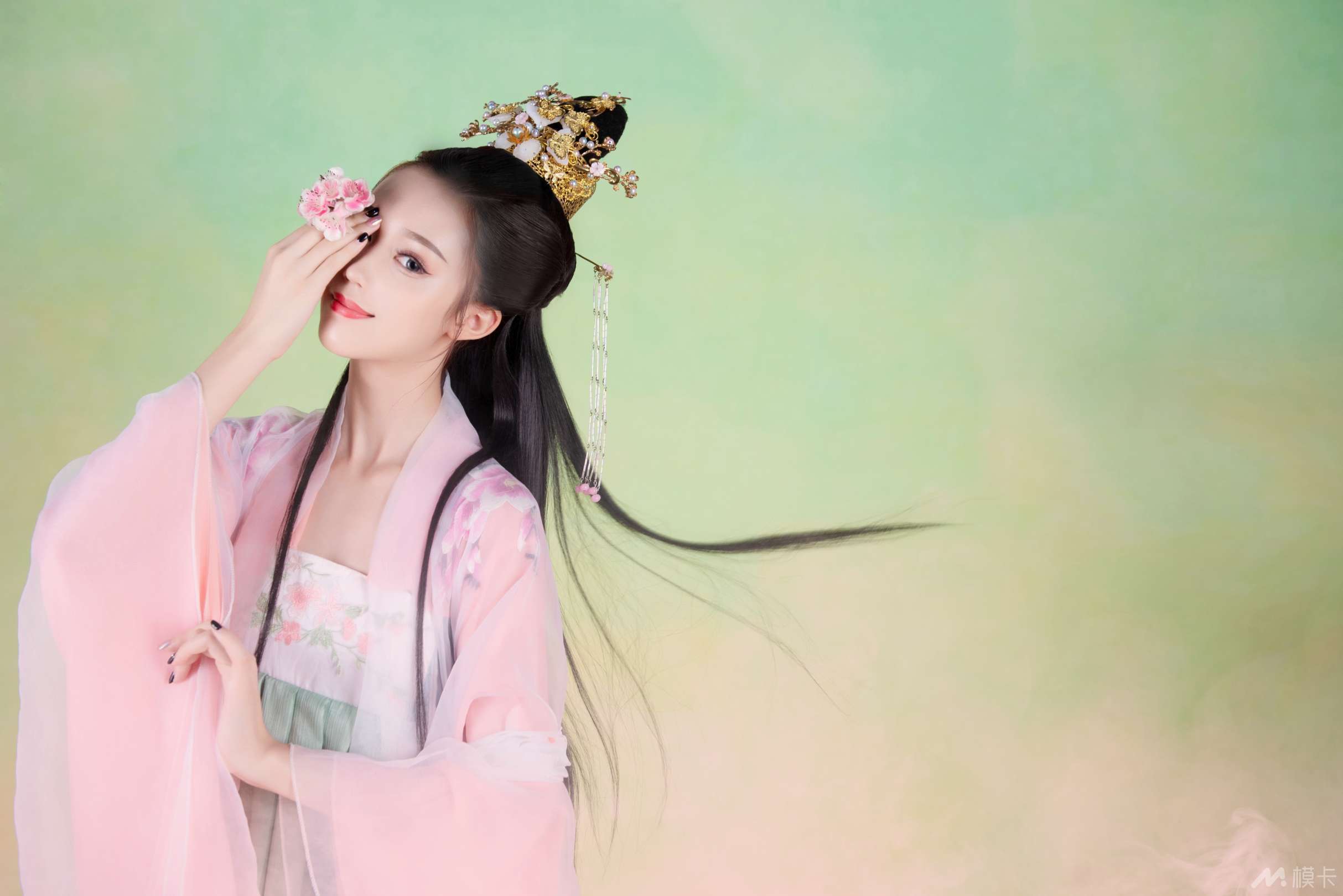 《宫廷古装》_作品详情