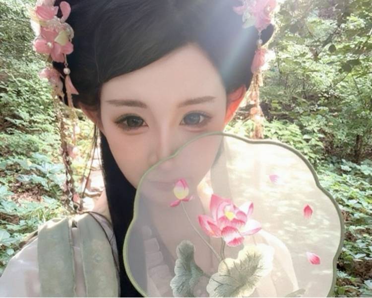 艺人背景图