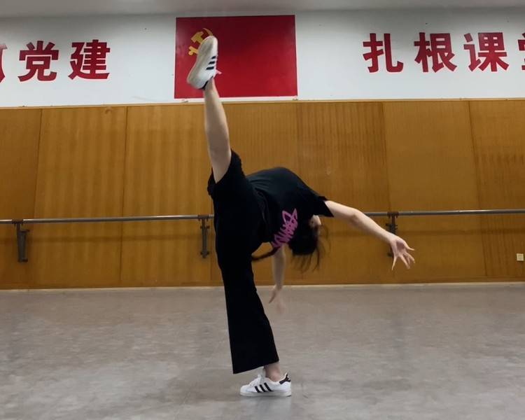 艺人背景图