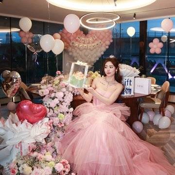 爱笑的小朱的微模卡作品