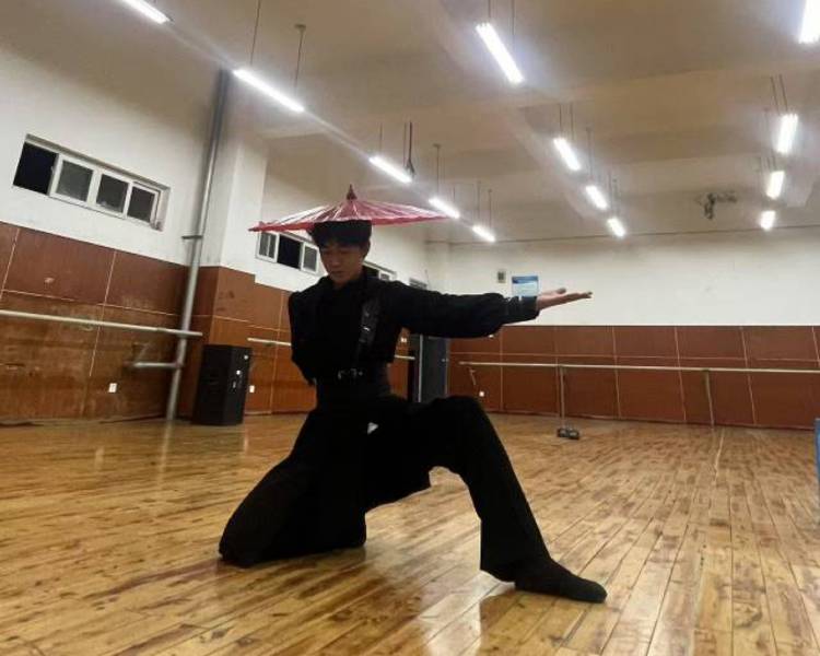 艺人背景图