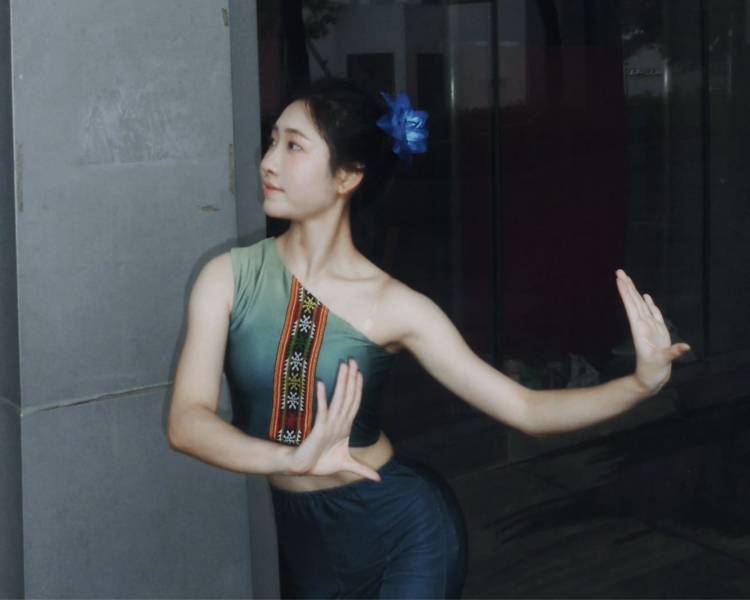 艺人背景图