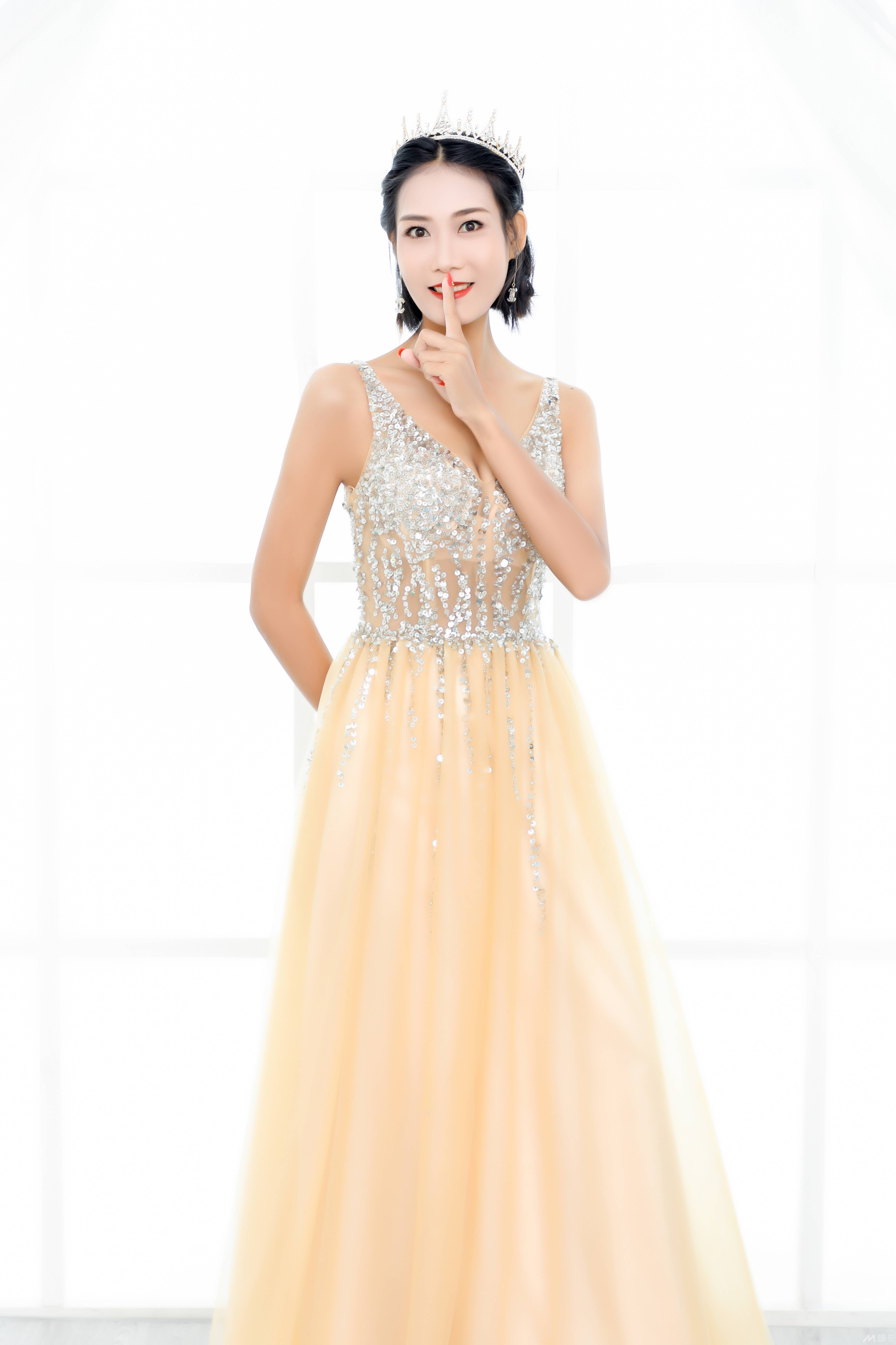 来一波礼服礼仪美照片欢迎约拍