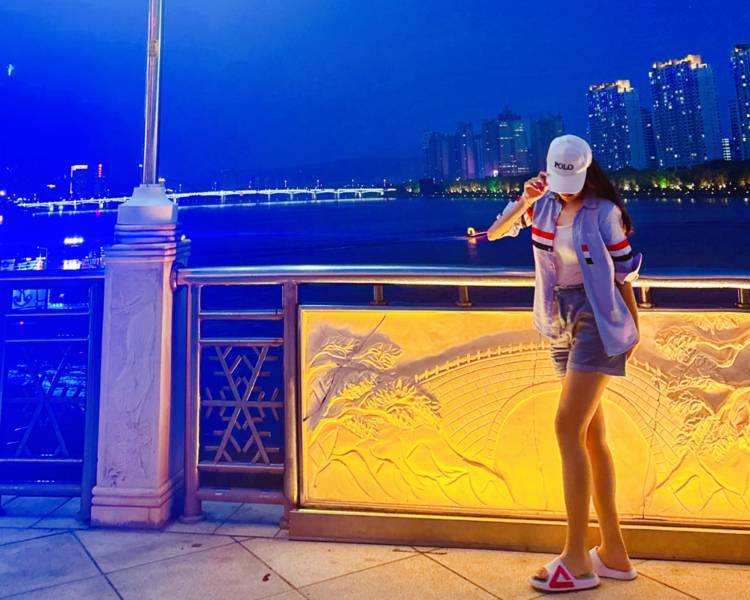 艺人背景图