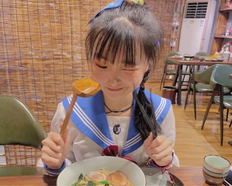 艺人背景图
