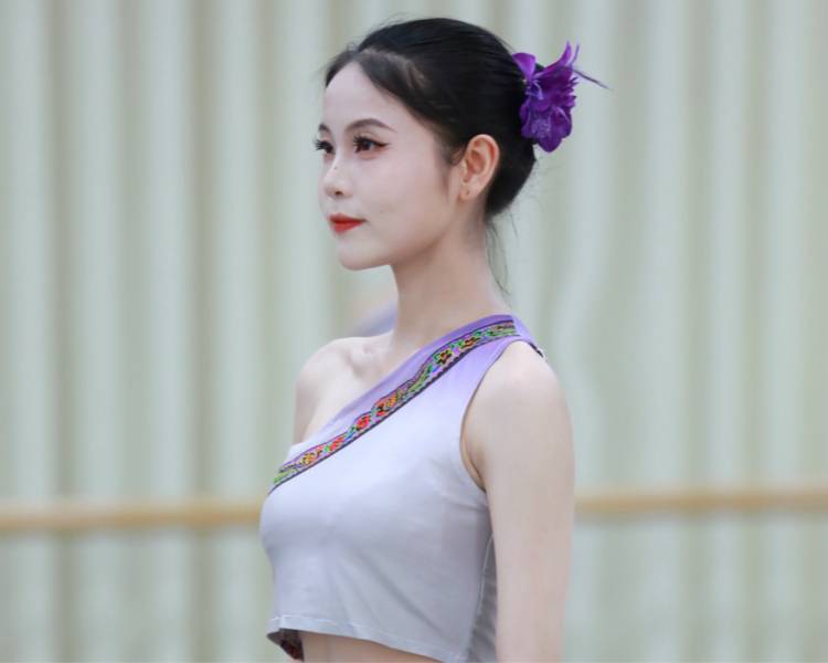 艺人背景图